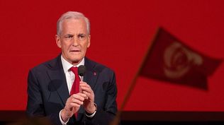 El líder laborista de Noruega, Jonas Gahr Støre, celebra su victoria electoral.