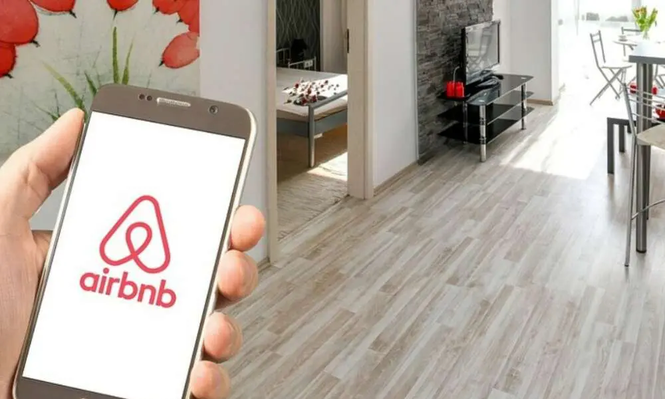 España: ordenan a Airbnb retirar de inmediato 65 mil anuncios ilegales de la plataforma.