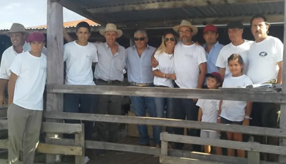 Integrantes de las cabañas y del escritorio en el local La Colonia