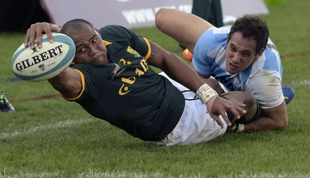 Tremendo esfuerzo de un Srpingbok para el try