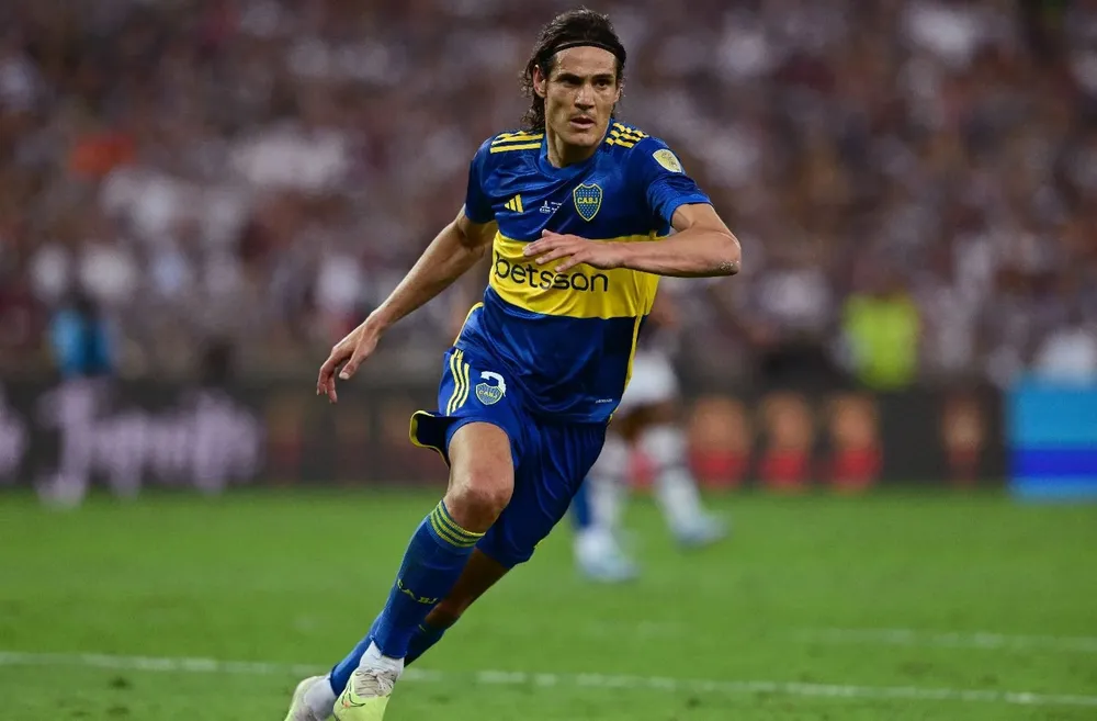 Edinson Cavani con la camiseta de Boca, su actual equipo