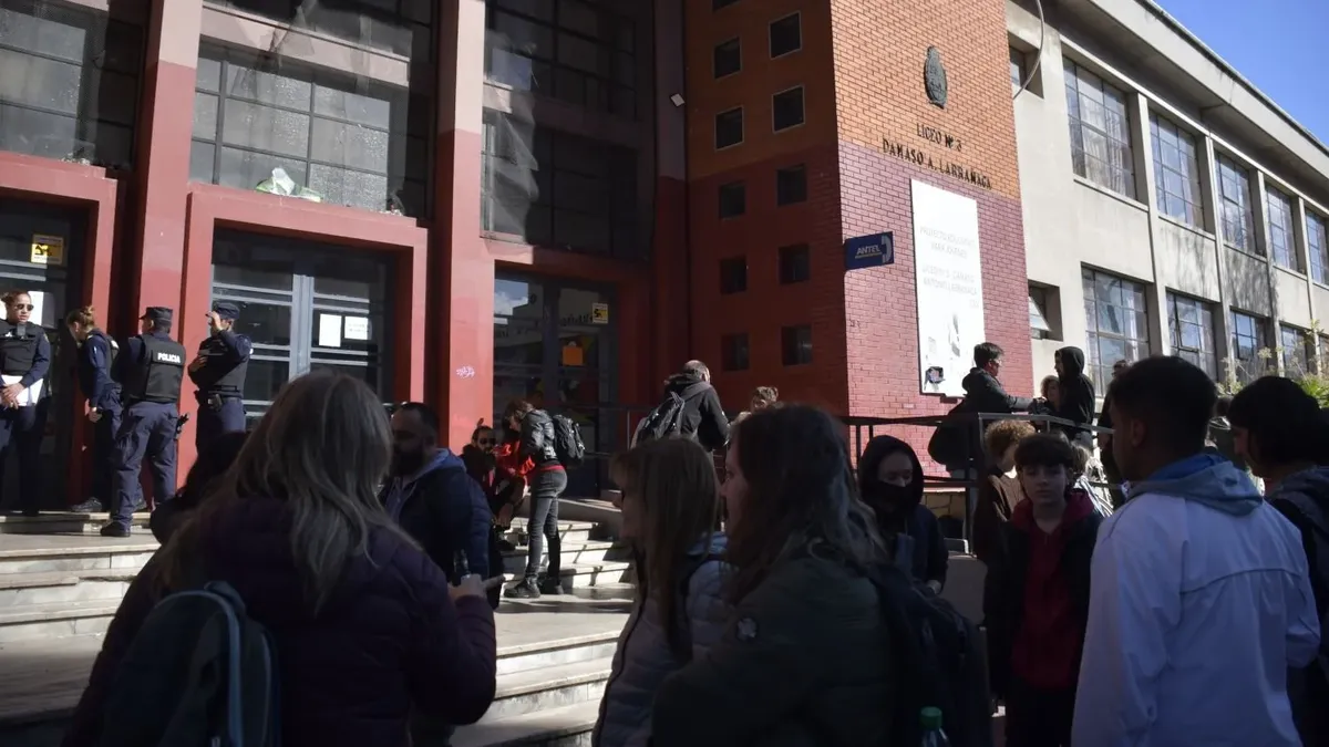 Sindicato de profesores de Montevideo convocó un paro de 48 horas con ...