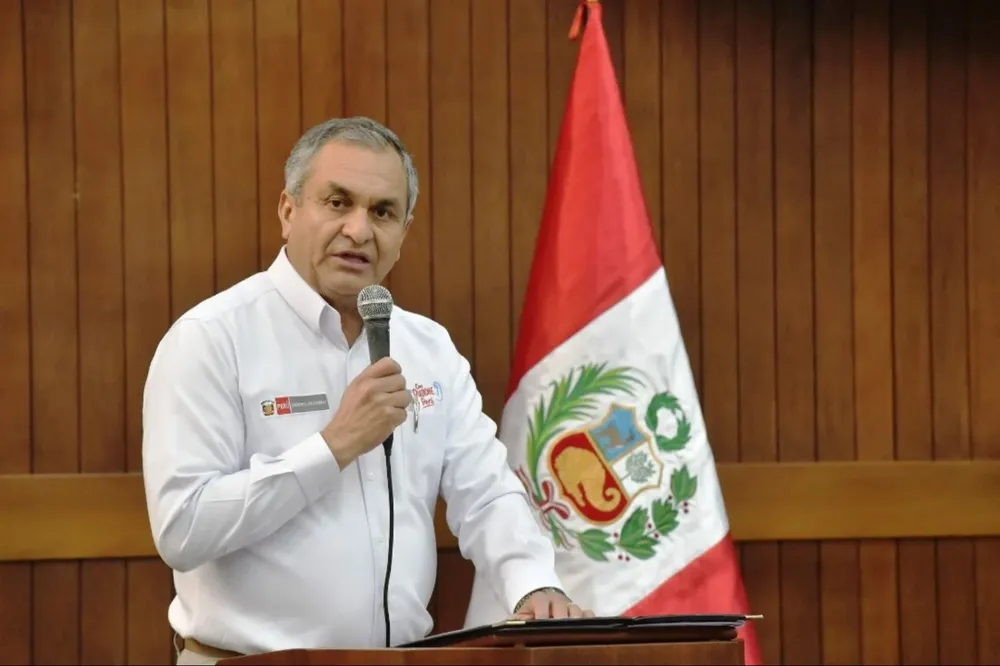 Vicente Romero, ministro del Interior peruano, informó que el gobierno ha establecido una recompensa monetaria por información sobre el paradero del líder del Tren de Aragua