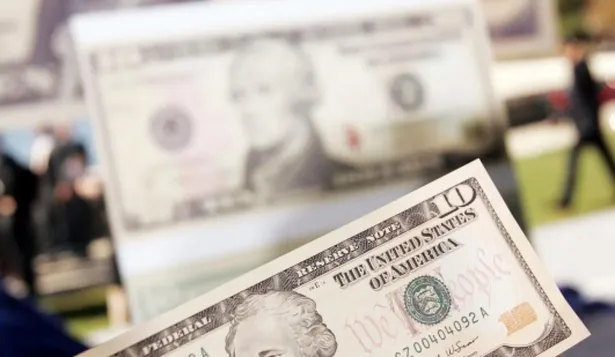 Dólar tocó nivel máximo del mes