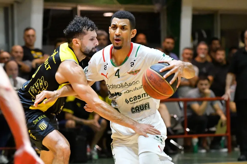 Salvador Zanotta y Gelvis Solano en Peñarol-Aguada