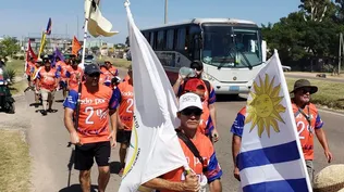 En 2019, cooperativistas marcharon a pie hacia Punta del Este reclamando que se unificara el criterio de cobro de intereses