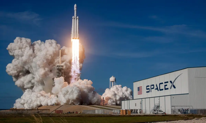 Rumbo a la mayor salida a bolsa de la historia: SpaceX ya no es solo una empresa de cohetes