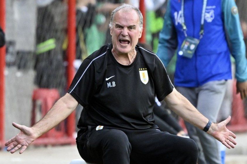 Marcelo Bielsa en Bolivia vs Uruguay en El Alto