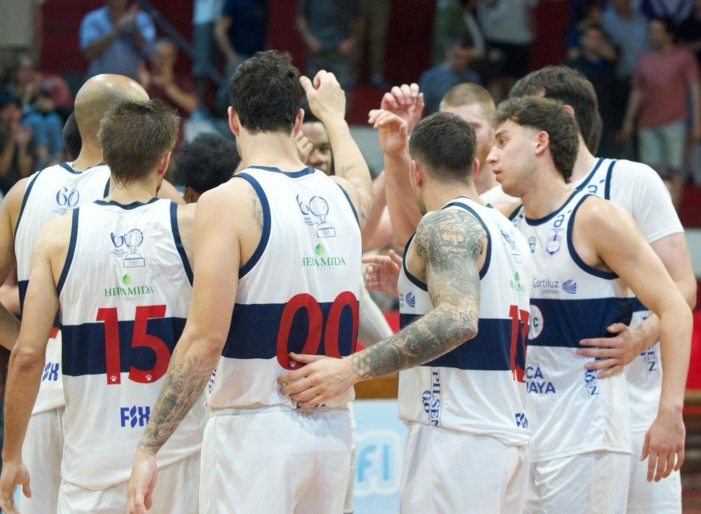 Defensor sentenci&oacute; el partido en el tercer cuarto tras una primera mitad pareja