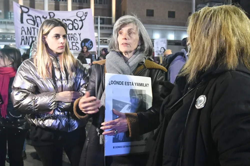 La madre de Lola en la marcha por el Ni una menos.