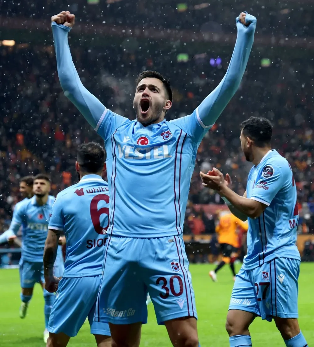 El festejo de Maximiliano Gómez para Trabzonspor de Turquía