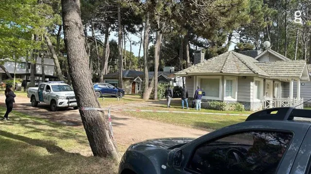 La bala ingresó en la mandíbula del policía y salió por la nuca del jefe de calle de la Comisaría 1ª de Pinamar.
