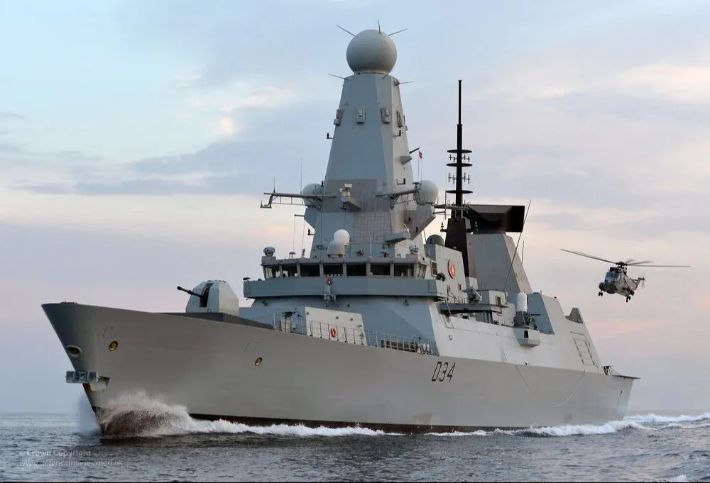 El HMS Diamond es un destructor tipo 45, botado en 2007 y puesto en servicio en 2011 por la Real Armada Británica.