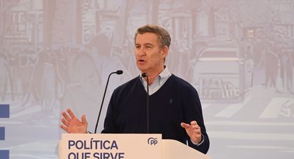 El presidente del PP, Alberto Núñez Feijóo, interviene durante el I Foro de Grandes Ciudades.