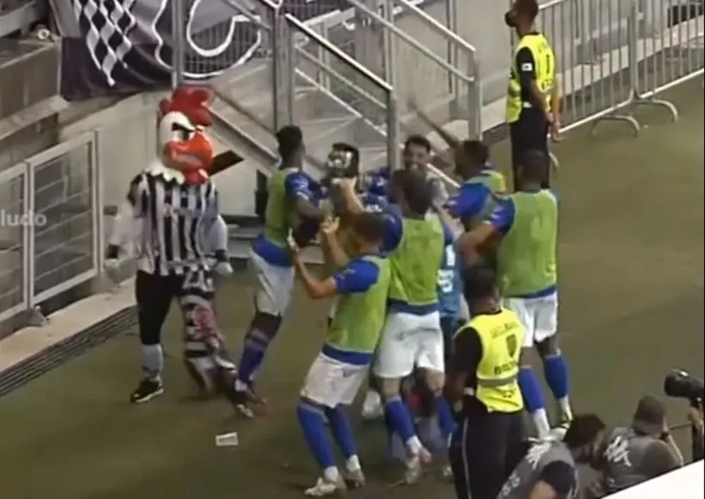 El Galo Doido, mascota de Atlético Mineiro, que fue suspendida