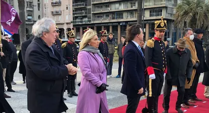 El primer acto se celebró en la Plaza Independencia