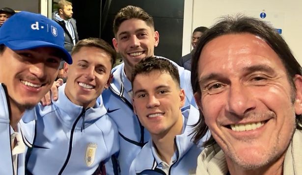 Gonzalo De los Santos compartió una foto con los exjugadores de Peñarol con los que trabajó en divisiones formativas, y que ahora estuvieron con la selección uruguaya, como Darwin Núñez, Facundo Pellistri, Federico Valverde y Brian Rodríguez