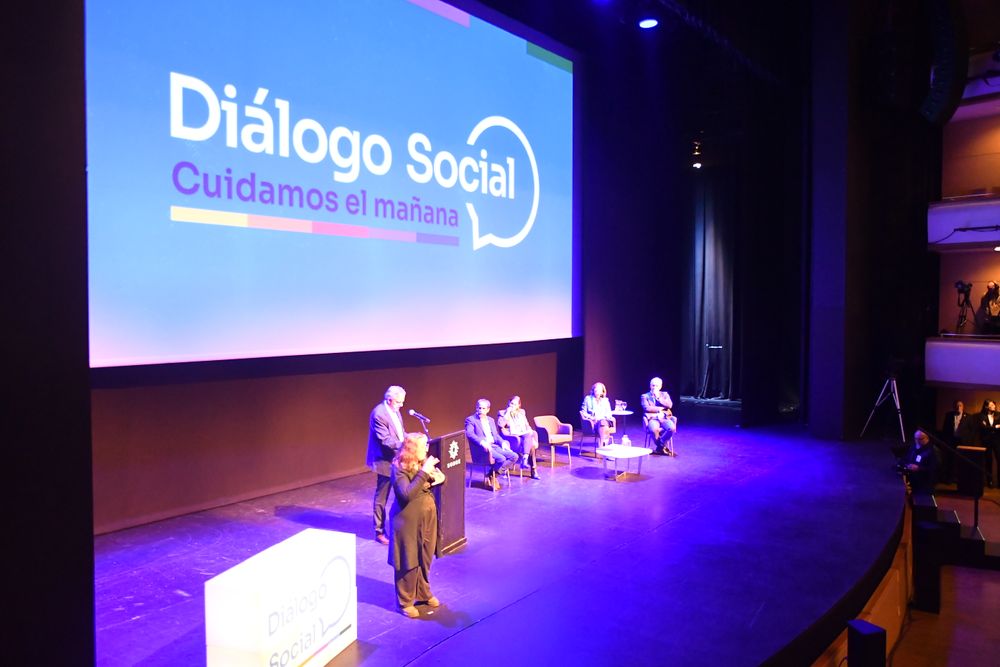 Lanzamiento del Diálogo Social, auditorio del Sodre.