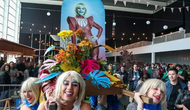 Bendiciones incluidas y el estribillo Pedro, Pedro, Pedro como himno de actualidad.