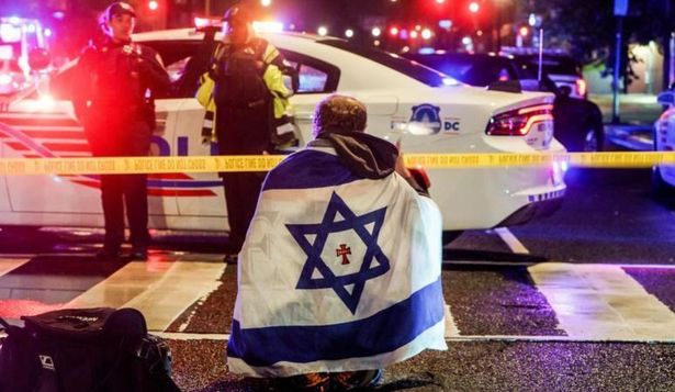 Asesinan a tiros a dos empleados de la embajada de Israel cerca del Museo Judío en Washington