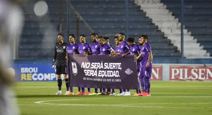 Defensor Sporting está comprometido en el descenso