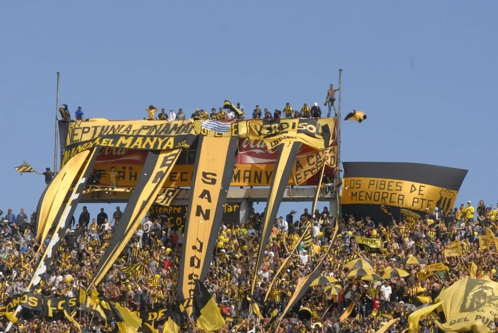 La hinchada carbonera