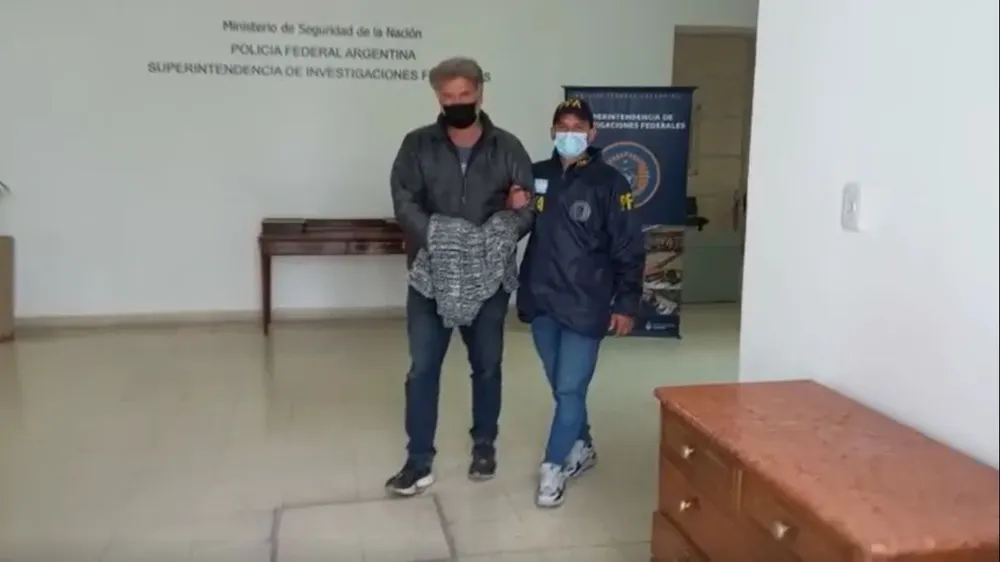 Teto Medina tras ser detenido