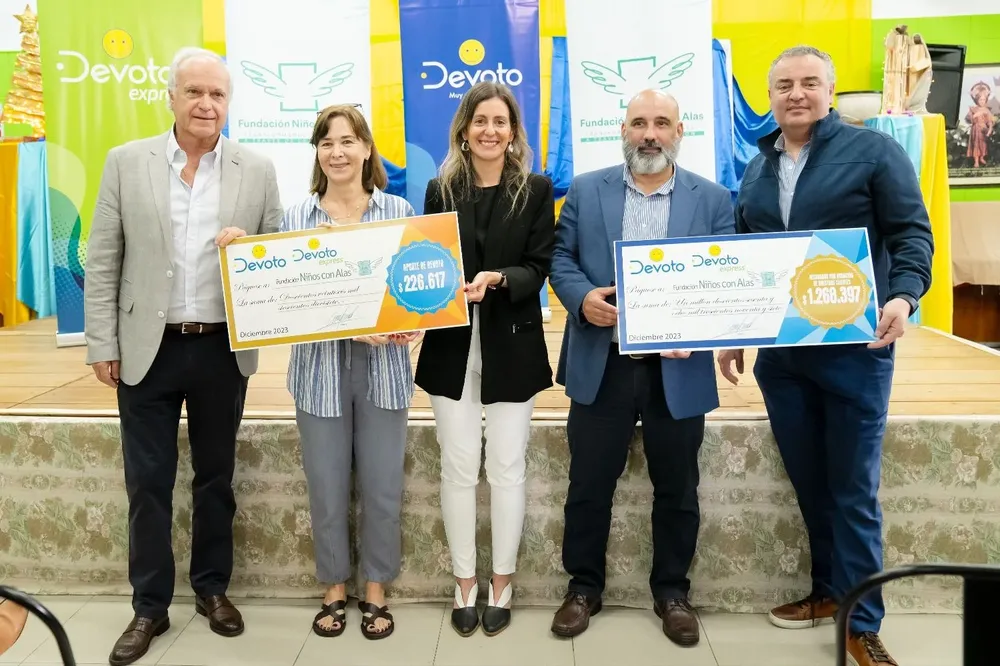 En la campaña solidaria se llegó a la cifra de $1.268.397 gracias al aporte de los clientes de Devoto y Devoto Express. También se entregó a la Fundación un segundo cheque por el valor de $226.617.