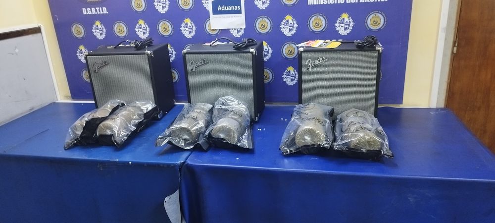 Droga incautada dentro de los parlantes Fénder que llegaban de Estados Unidos