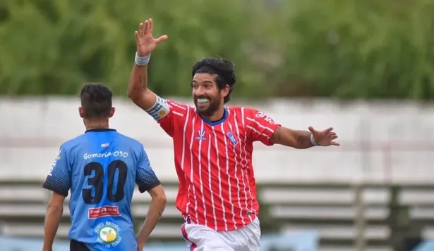 Abreu en su debut con Central Español