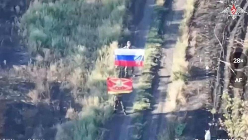 El Ministerio de Defensa ruso publicó una imagen que muestra a supuestas tropas rusas en el pueblo de Zaporizke.