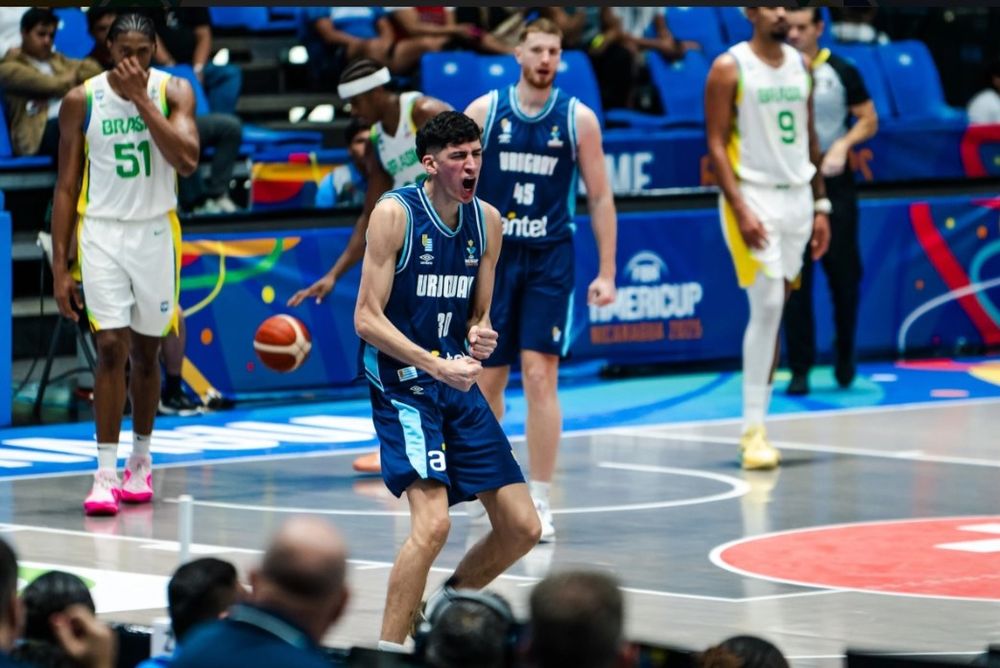 La selección uruguaya de básquetbol perdió con lo justo ante Brasil por la AmeriCup