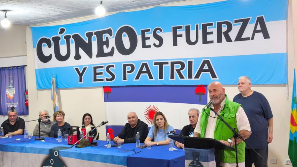 La campaña de Santiago Cúneo, que recién comienza, continuará con recorridas por distintos municipios del conurbano bonaerense.