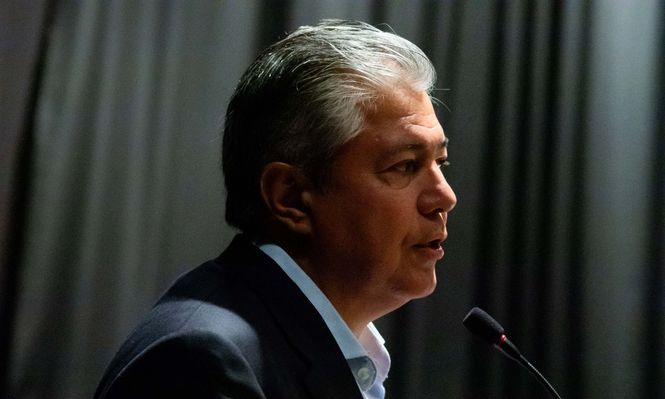 Rolando Figueroa, gobernador de Neuquén, en un almuerzo organizado por el Club del Petróleo