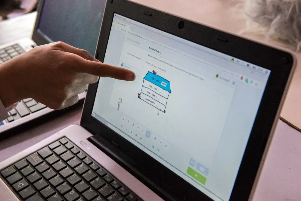 Plan Ceibal adapta su red a los servicios necesarios gracias a la predicción de datos