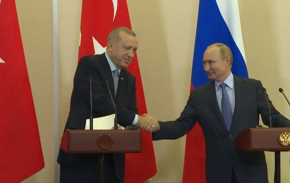 El presidente Putin se comunicó con su par turco y acordó reunirse en fecha próxima