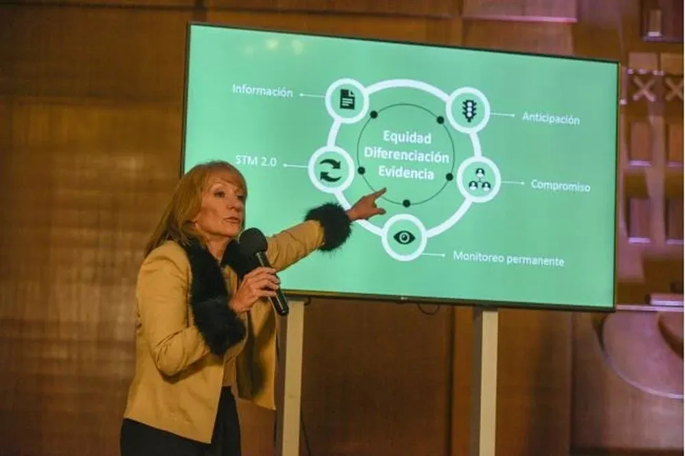 Anuncios de la intendenta Cosse.