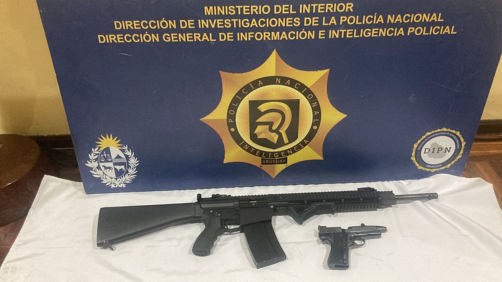 Incautación de armas y drogas en Montevideo
