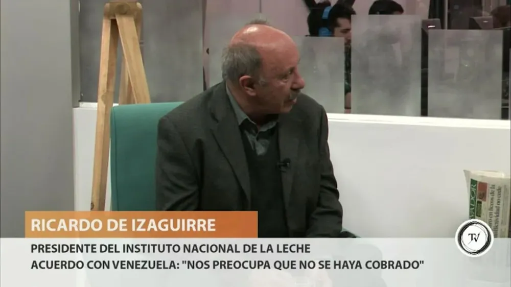 Nos preocupa, respondió el presidente del Instituto Nacional de la Leche Ricardo de Izaguirre, respecto al envío de tres embarques de Conaprole a Venezuela, que aún no han sido cobrados. Desde Uruguay se realizan gestiones con el ministro de Economía de Venezuela Marcos Torres.El acuerdo con Venezuela, anunciado en julio por el presidente Tabaré Vázquez, generó expectativas en el sector.De Izaguirre dijo que ya había 27 millones de dólares de deuda del gobierno venezolano con Conaprole, a lo cual ahora se agrega esta nueva deuda.Estamos seguros que es un acuerdo entre presidentes y el acuerdo seguramente se realice. Esperamos que no se incumpla. Puede haber retrasos pero nos consta que hay necesidad de lácteos en Venezuela, dijo el directivo.