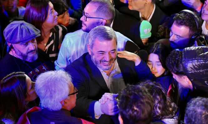 Mario Bergara es el nuevo intendente de Montevideo, festejos en la sede del Frente Amplio