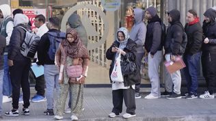 Viajar sí, empezar de cero no: la condición para que Sánchez avance con la regularización de migrantes en España