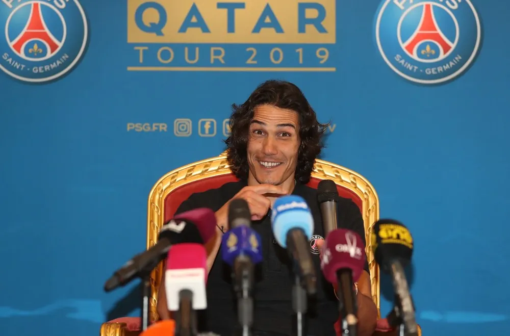 Cavani en la gira de PSG por Catar