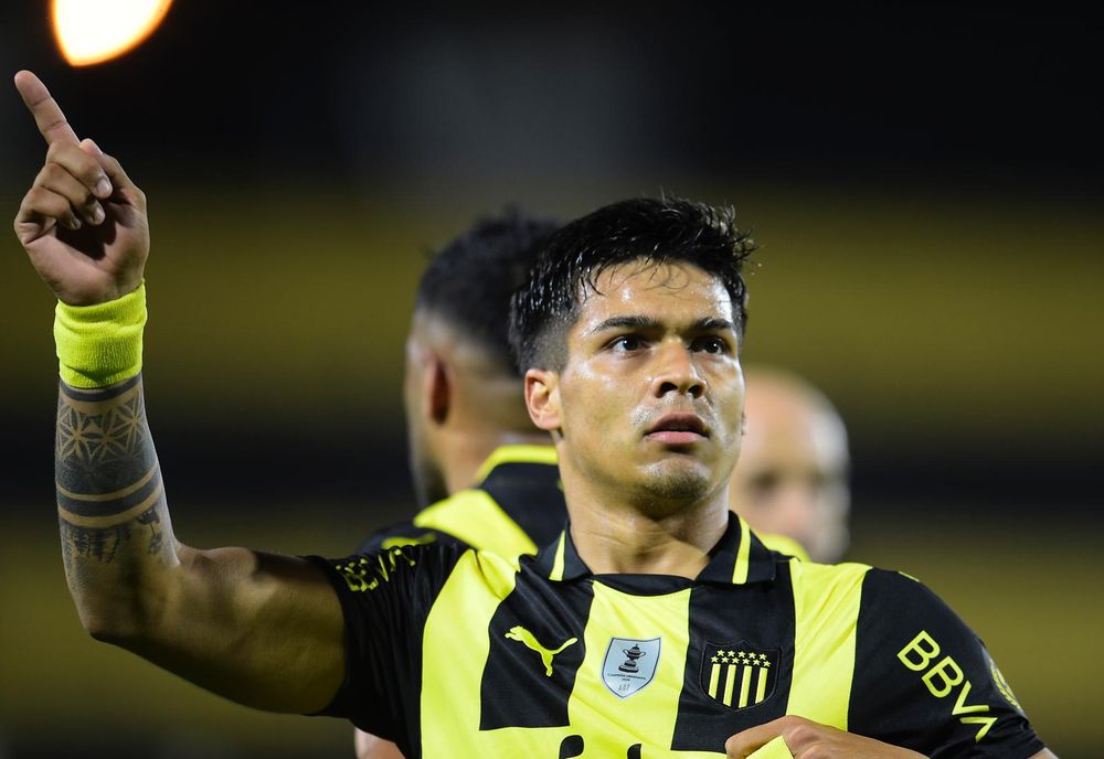 Matías Arezo abrió el marcador para Peñarol ante Danubio por el Torneo Clausura