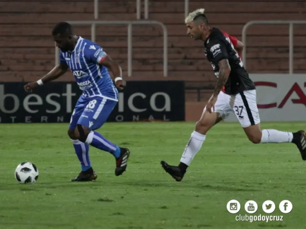 El Morro llegó a nueve goles en la Superliga