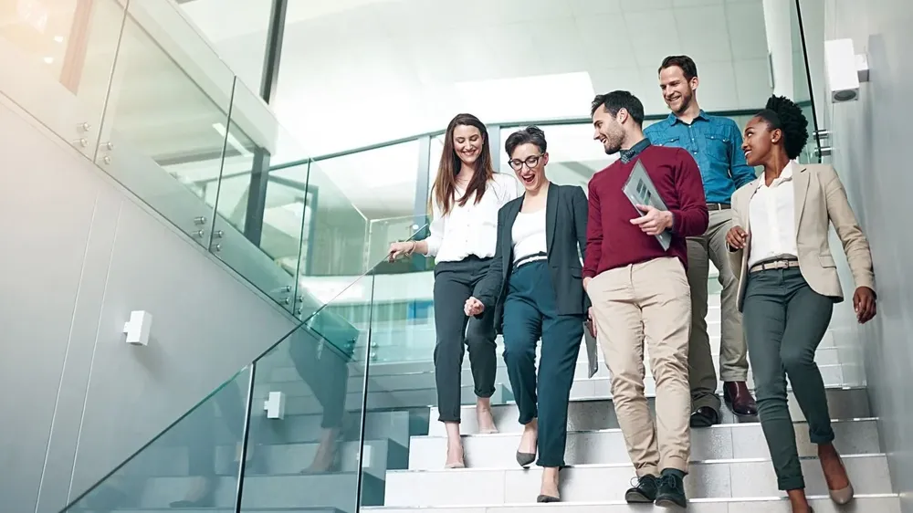 La Ley tiene por objetivo la contratación de: jóvenes, trabajadores mayores de 45 años y trabajadores con discapacidad.