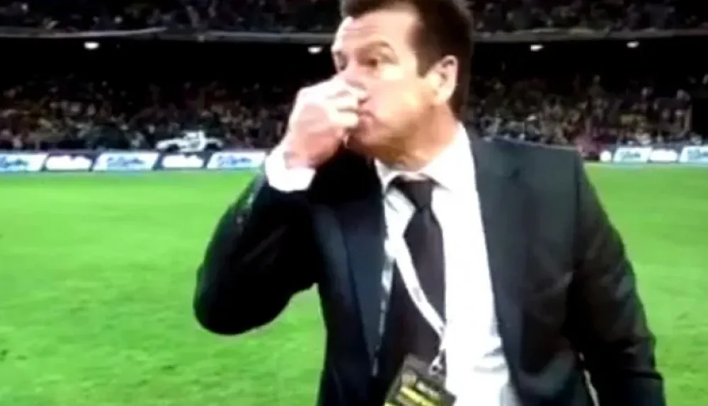 Dunga y un polémico gesto