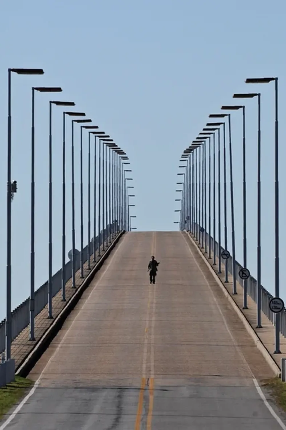 Domingo 6. Puente General Artigas.