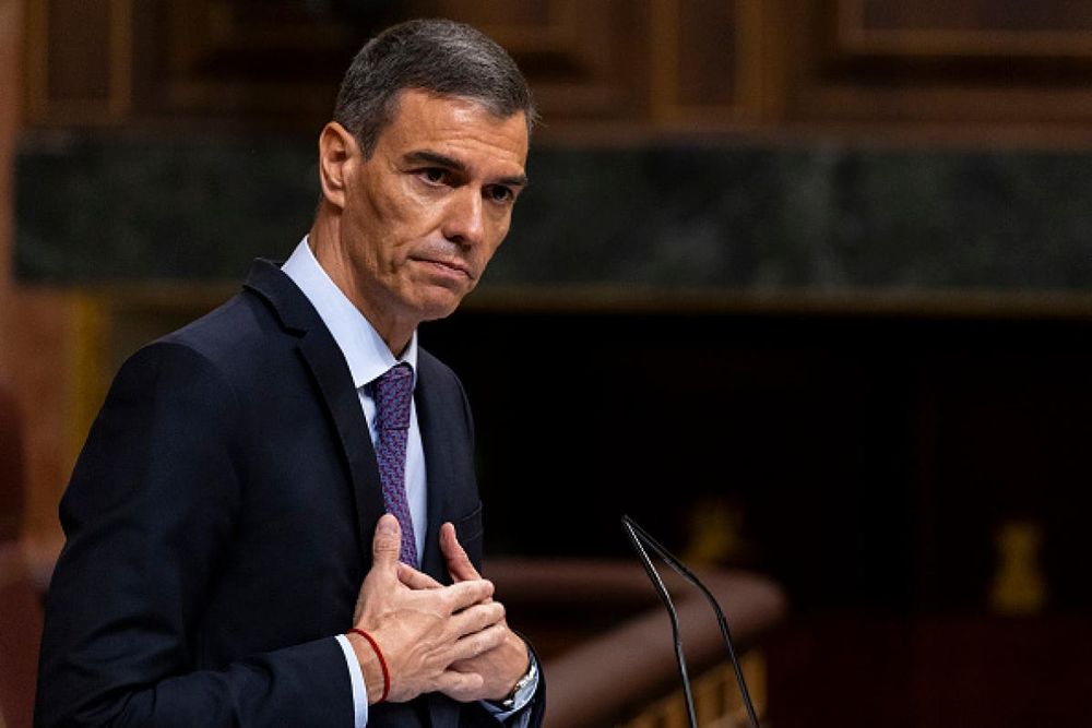 Sánchez atraviesa la peor crisis de gobierno en los siete años que lleva en el poder. Sin embargo, esa inestabilidad institucional no castigó a la deuda. Por el contrario, el aumento de la demanda revela que los inversores están privilegiando indicadores macro del país antes que el escenario político. Al menos por ahora.&nbsp;