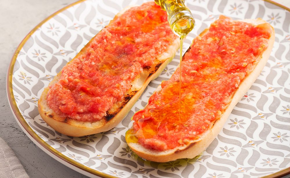 El pan con tomate: el clásico catalán que conquistó España y más allá.