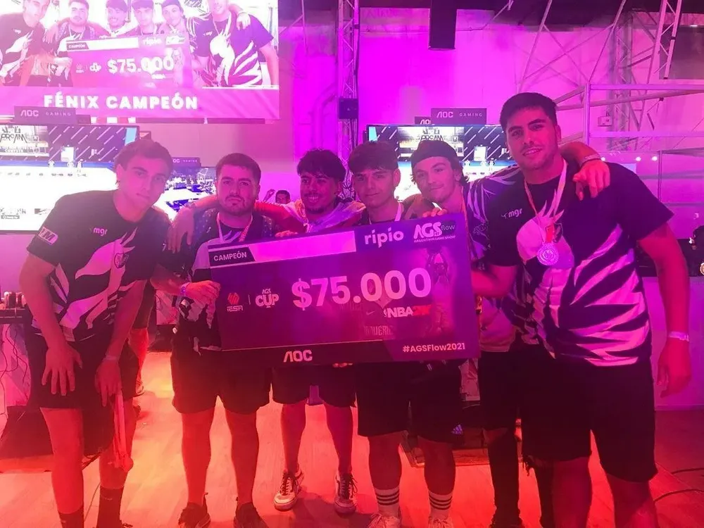 Los integrantes de Fénix, ganadores del torneo de NBA.